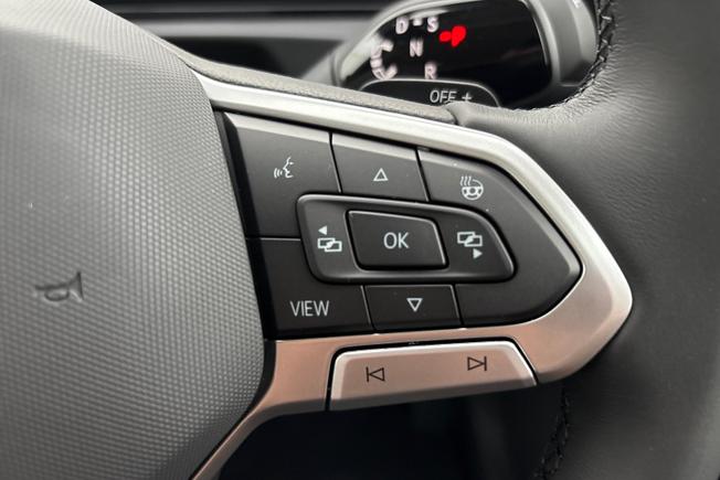 VOLKSWAGEN Tiguan Photo 17
