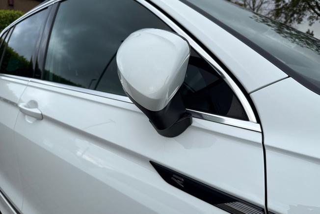 VOLKSWAGEN Tiguan Photo 31