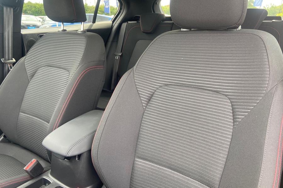 Ford FOCUS Photo autoimg-610c809d8019a1e83f39caa75bb6e7a1641530f6.jpg
