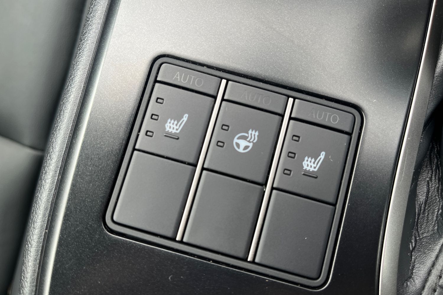 Lexus UX Photo 31
