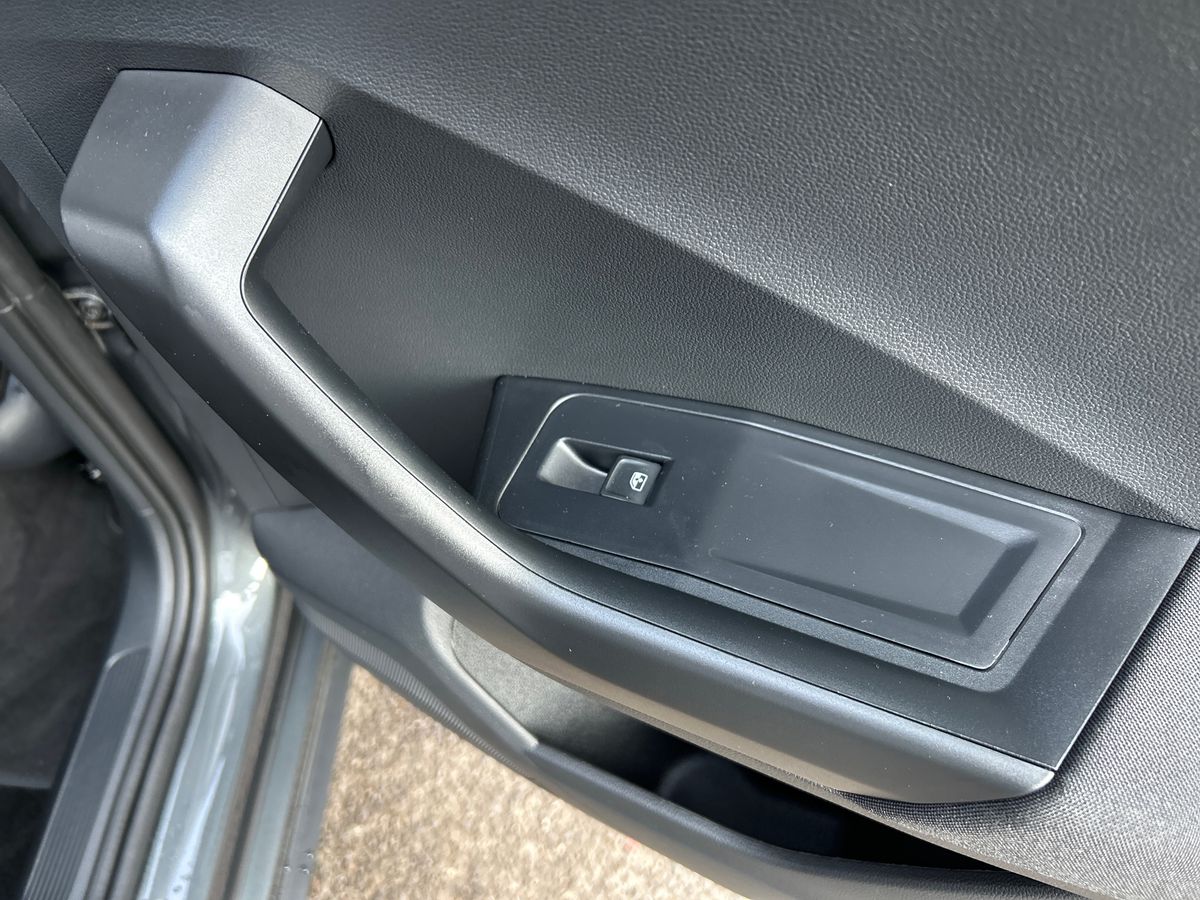Volkswagen T-roc Photo autoimg-610e7fe5256ba29355af02ce0518005f174df1c9.jpg