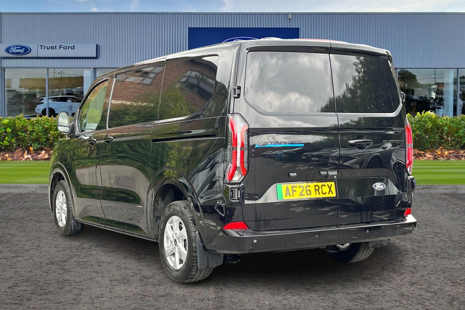 Ford E-TRANSIT CUSTOM Photo 1