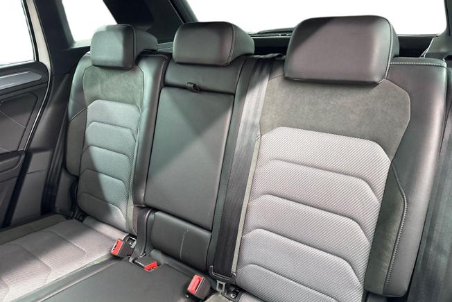 VOLKSWAGEN Tiguan Photo 9