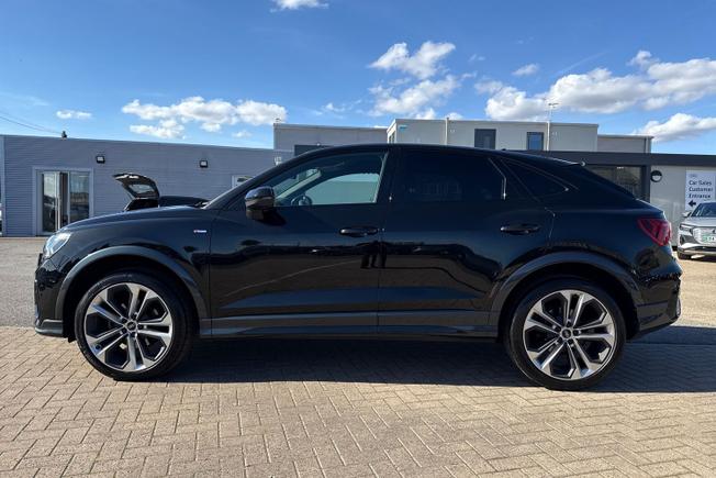 AUDI Q3 Photo 26