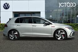 VOLKSWAGEN Golf Photo 4