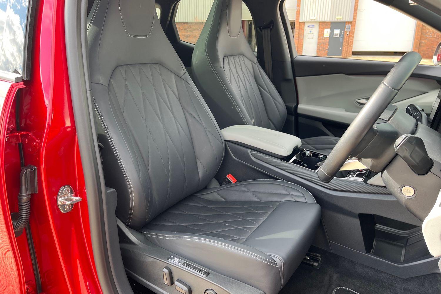 Ford Explorer Photo 16