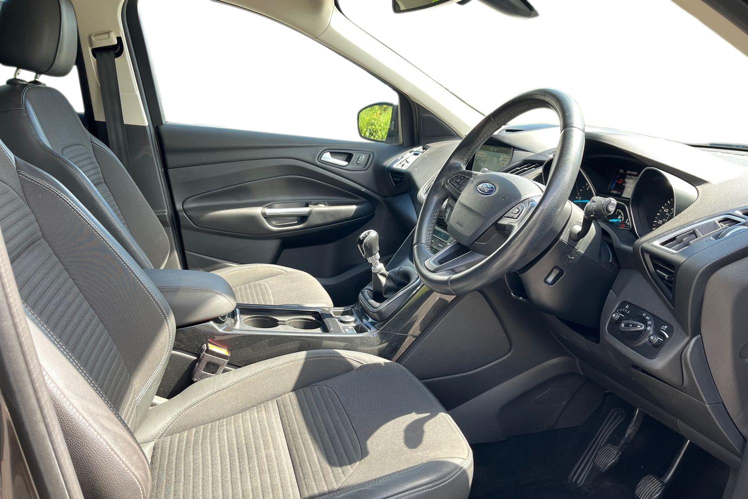 Ford KUGA Photo 8