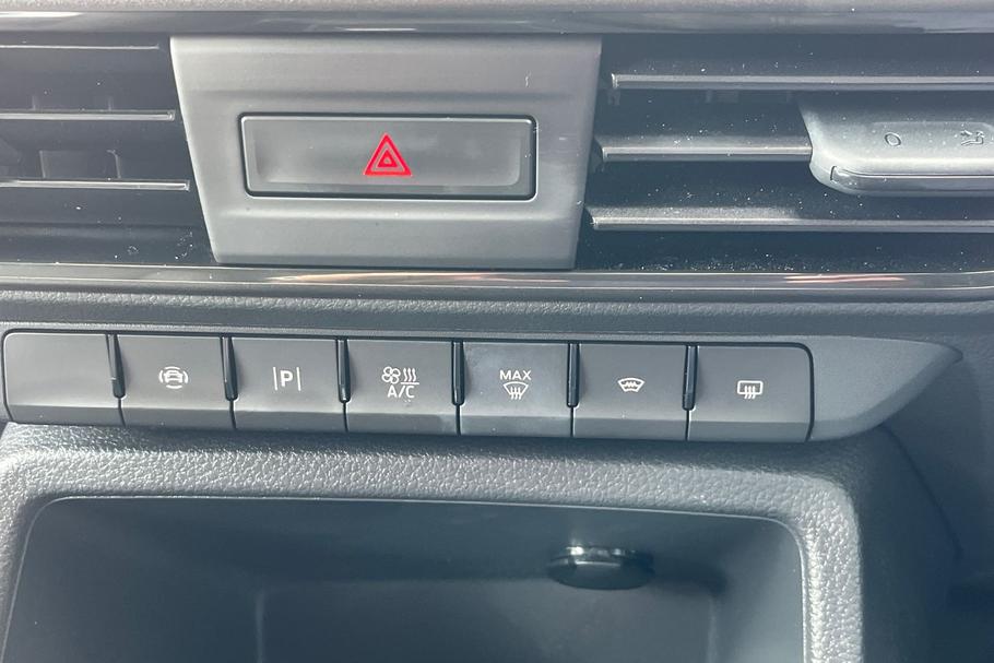 Used FORD TRANSIT CONNECT FM25NRJ 28