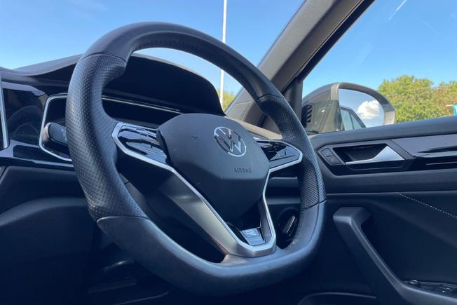 VOLKSWAGEN T-Roc Photo 26