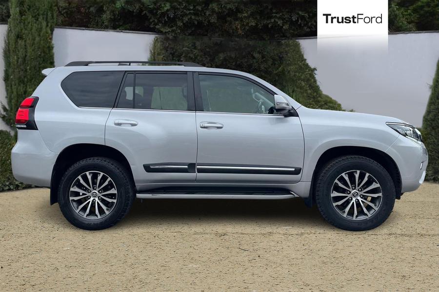 Toyota Land Cruiser Photo autoimg-611d22795b1ef034bf63839814b1b2a648b88af0.jpg