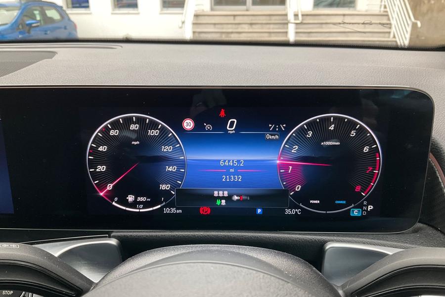 Mercedes-Benz GLB Photo autoimg-611f019b93db568bdee7422b457504d4c4f43530.jpg