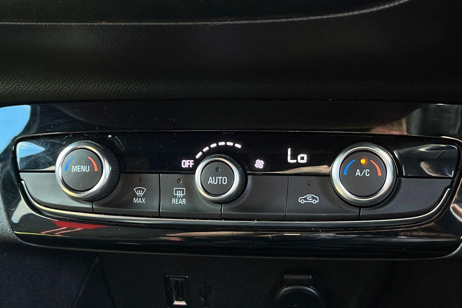 Vauxhall CORSA Photo 33