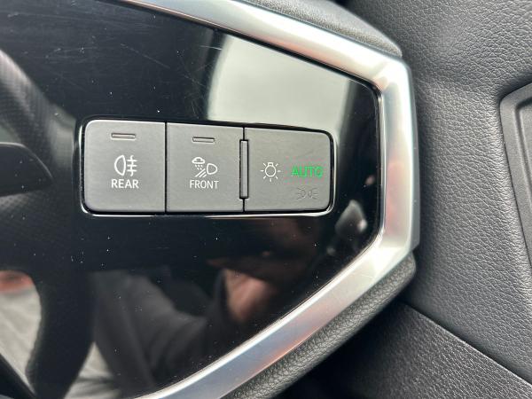 Audi Q3 Photo autoimg-6121ff2c8ce6ffc8180c7d140eb2c2babdb26783.jpg