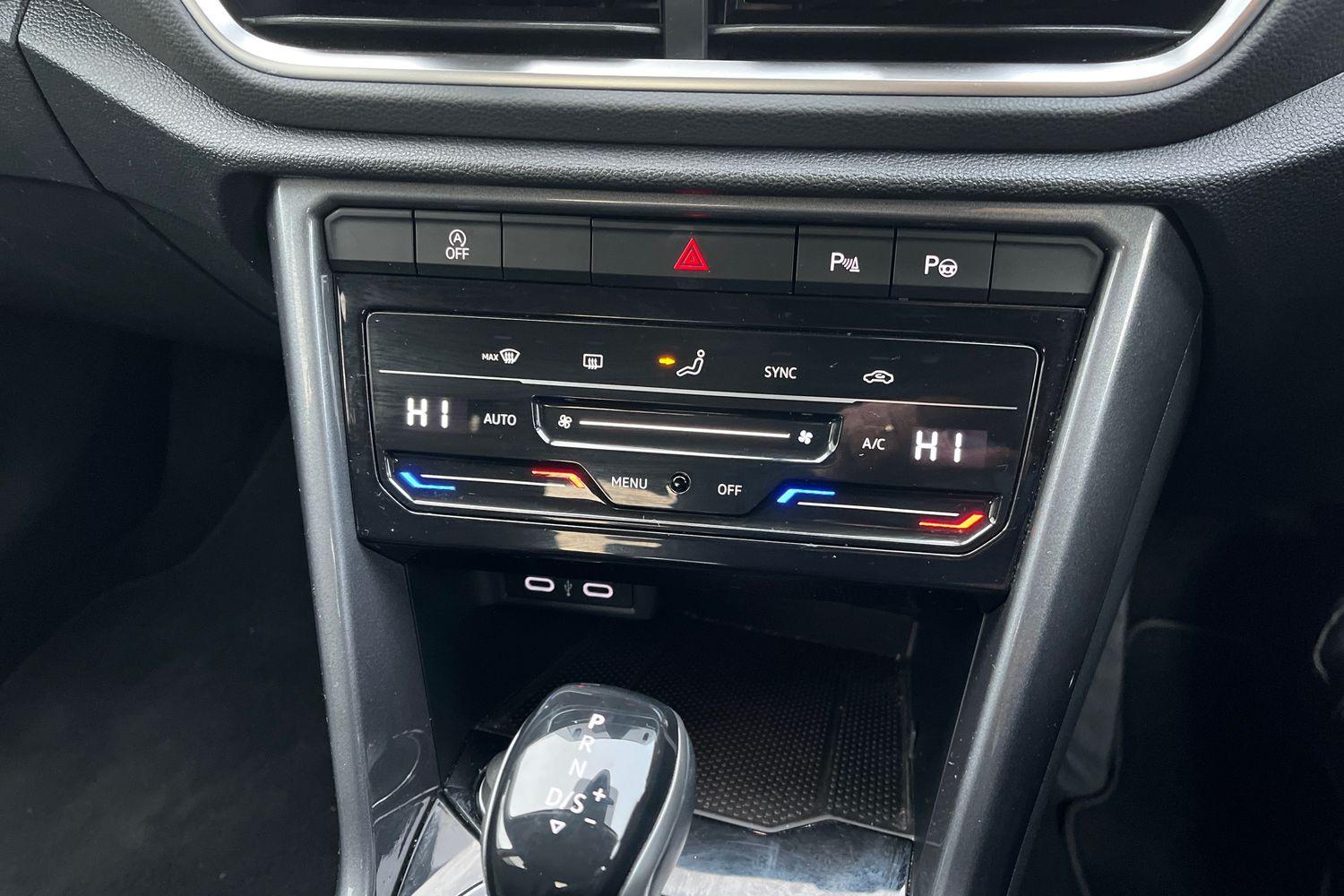 Volkswagen T-Roc Photo 25