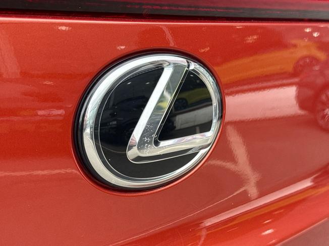 LEXUS Ux Photo 31