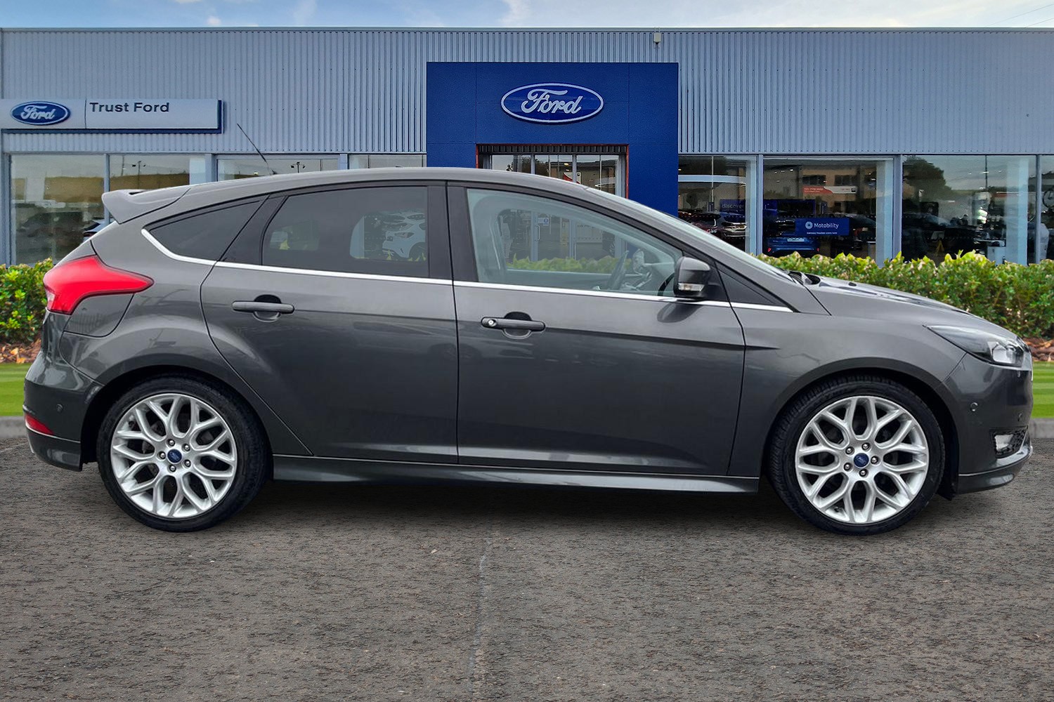 Ford FOCUS Photo 2