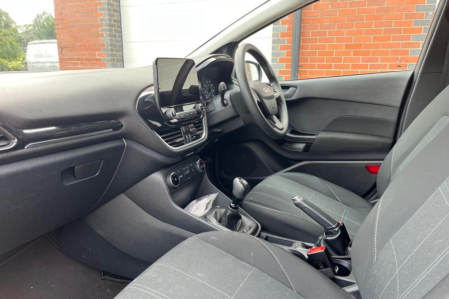 Ford FIESTA Photo autoimg-61301c2d055621d70a4c34baa75d4f0b6356057e.jpg