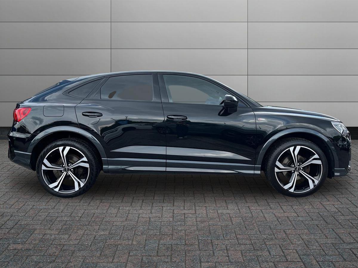Audi Q3 Photo 4