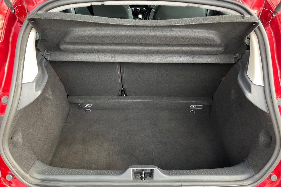 Renault CLIO Photo autoimg-6132ae8672a6fd2403d0f3abb30fde9927ca0ae0.jpg