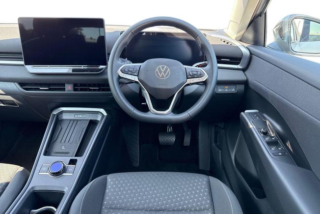 Volkswagen T-Roc Photo 11