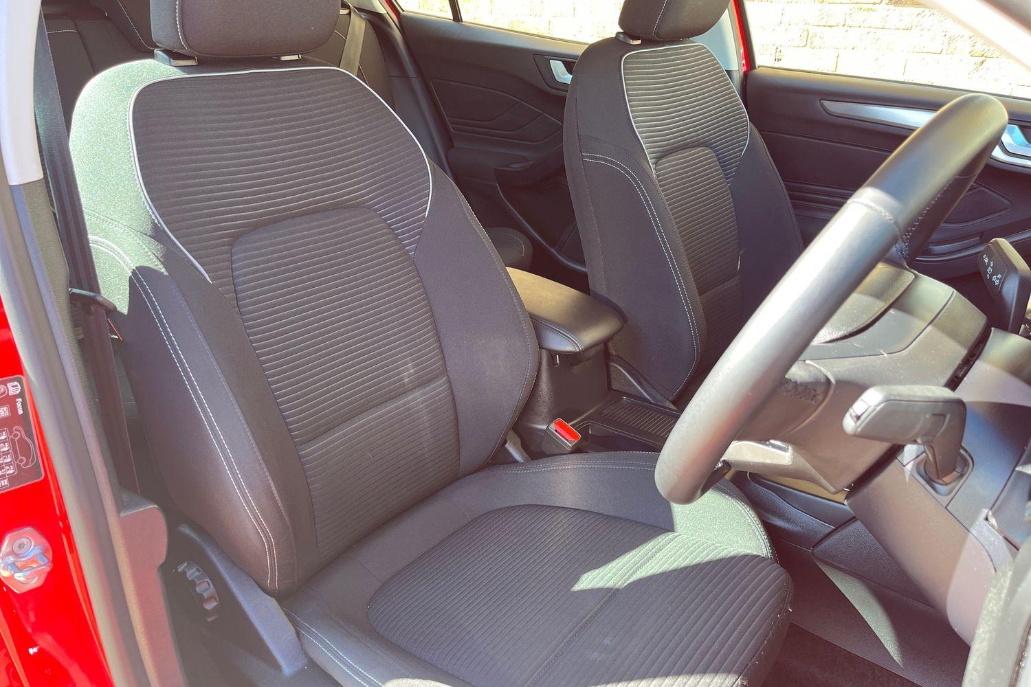 Ford FOCUS Photo 16