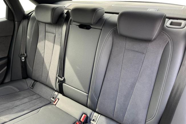 AUDI A4 Photo 9