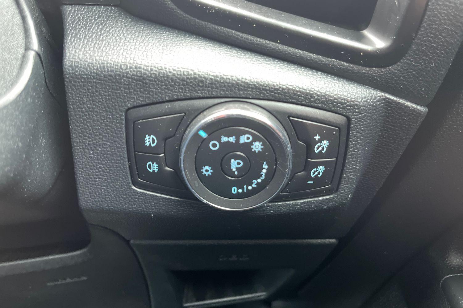 Ford ECOSPORT Photo 28