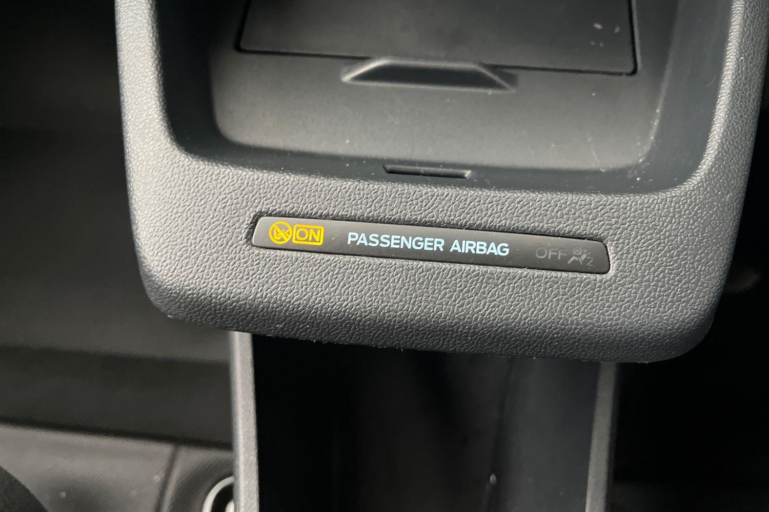 Ford E-TRANSIT COURIER Photo 22