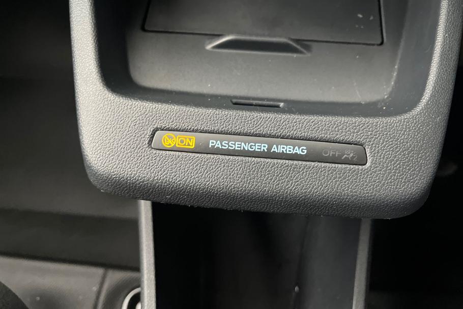 Used Ford TRANSIT COURIER LO25TZX 23