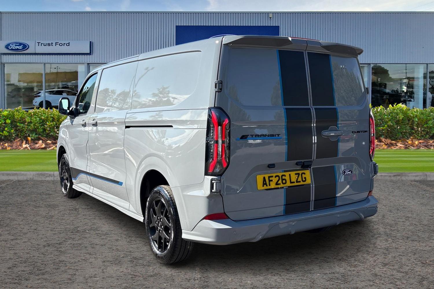 Ford E-TRANSIT CUSTOM Photo 1