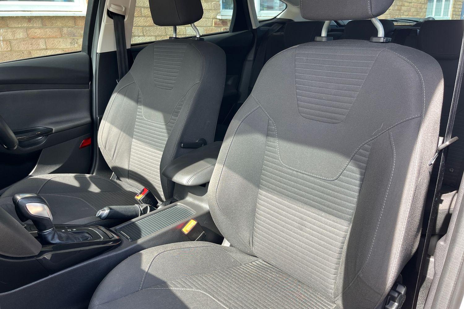 Ford FOCUS Photo 18