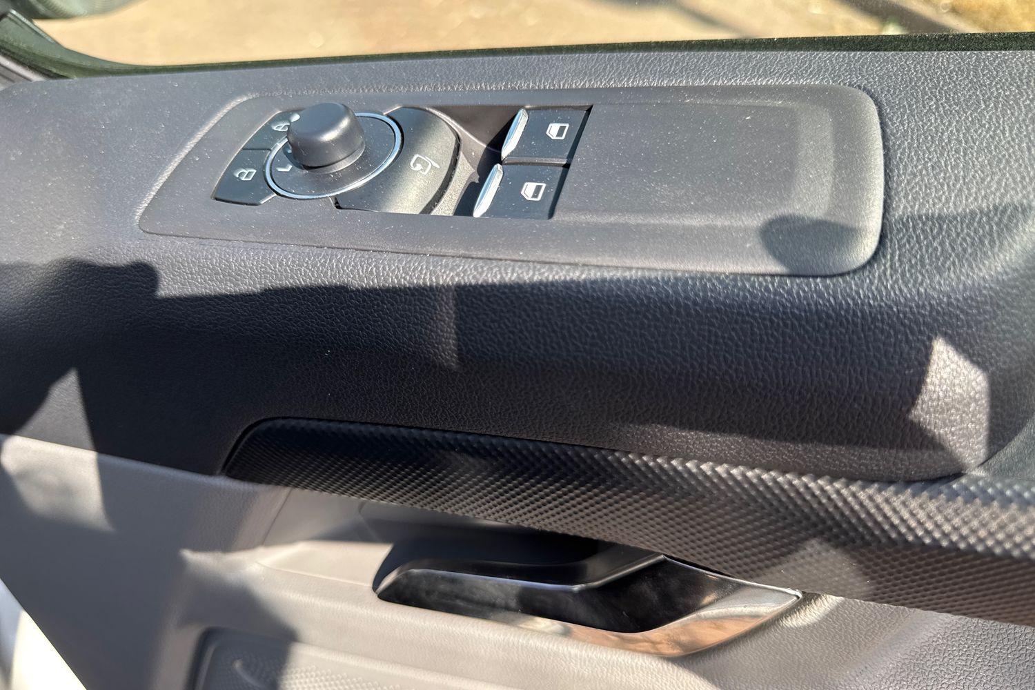 Ford TRANSIT CUSTOM Photo 26
