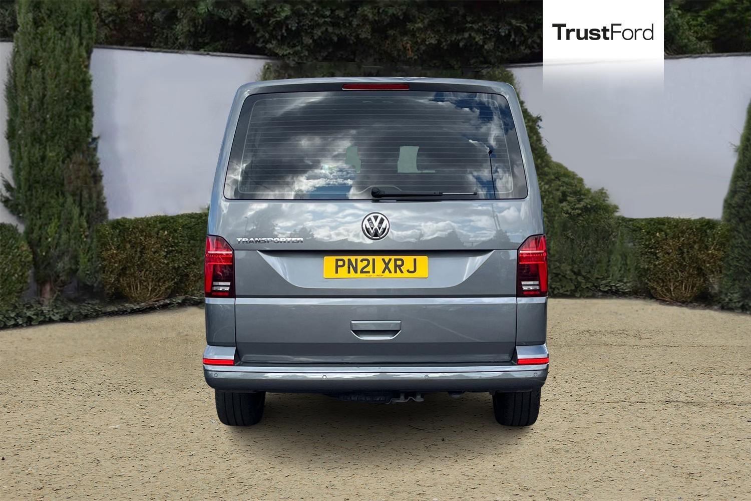 Volkswagen Transporter Shuttle Photo 6