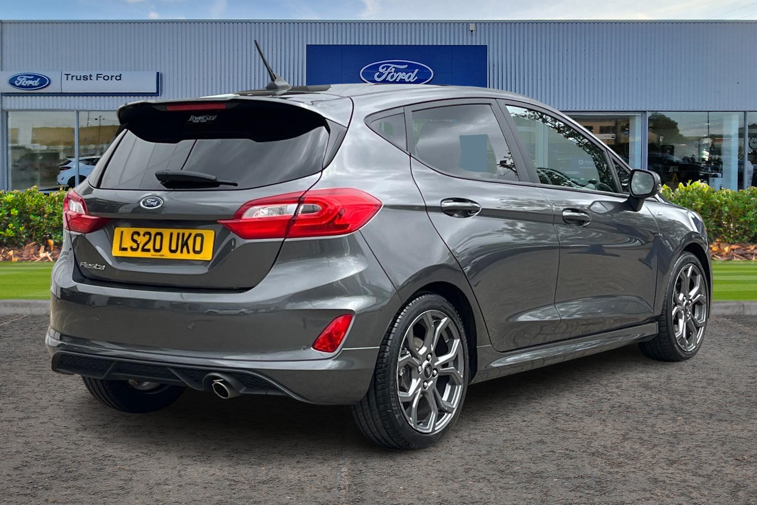 Ford Fiesta Photo 3