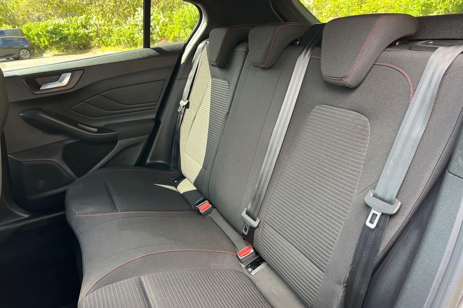 Ford FOCUS Photo autoimg-615d53732a89708328f89bd6eccfb4541296a6f6.jpg