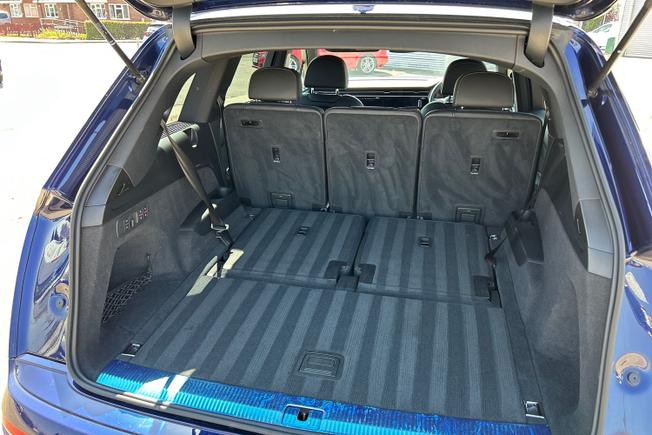 AUDI Q7 Photo 34