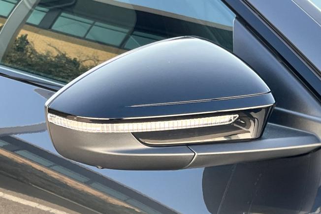 AUDI Q6 e-tron Photo 20