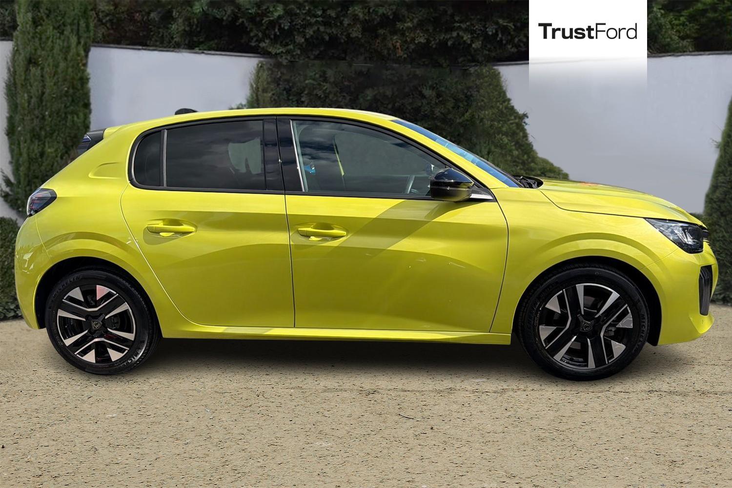 Peugeot 208 Photo 2