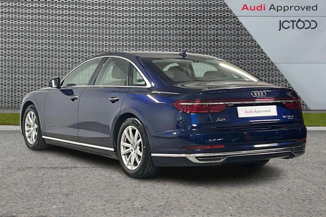 AUDI A8 Photo 3