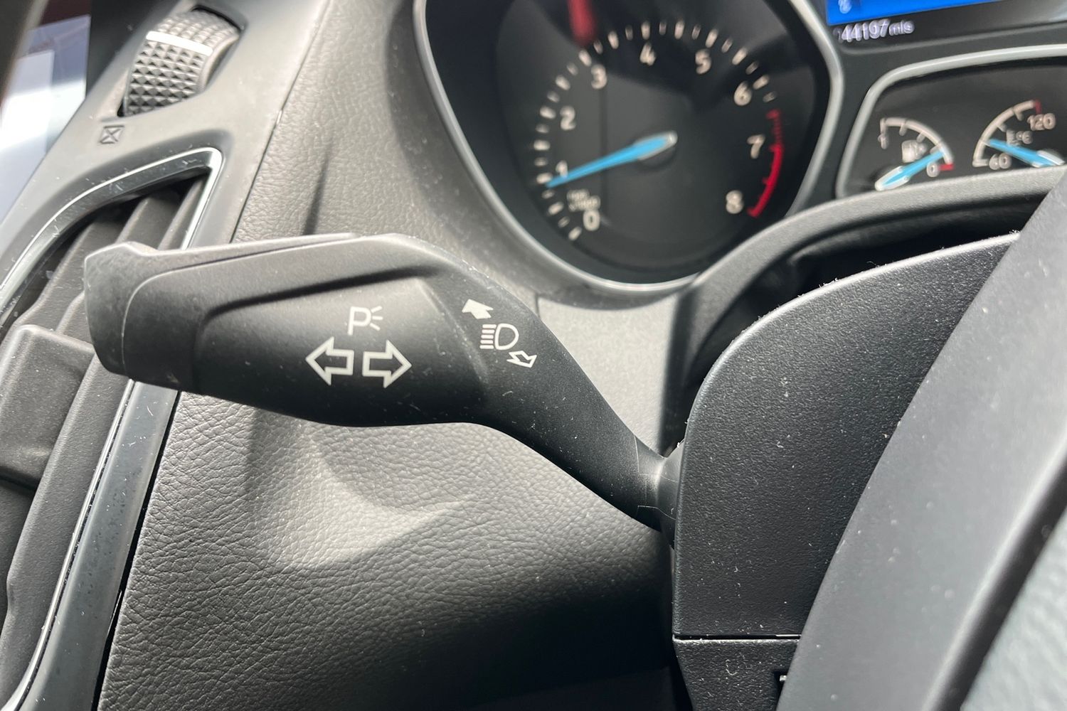 Ford FOCUS Photo 13