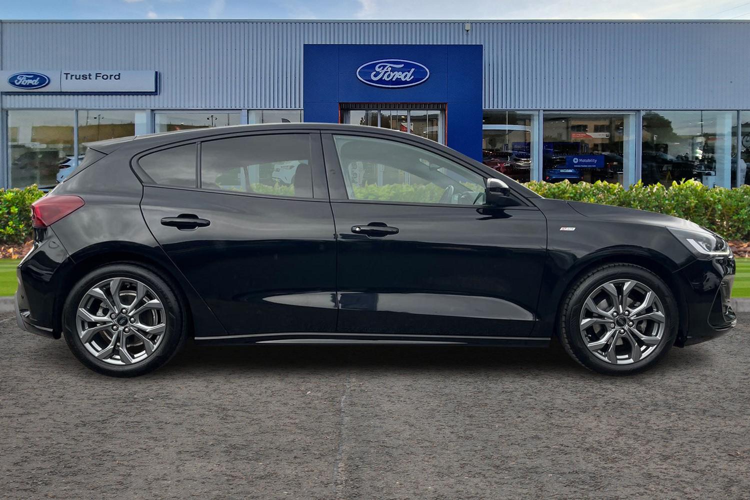 Ford FOCUS Photo 2
