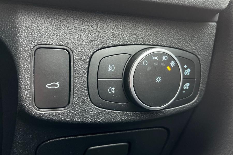 Ford Focus Photo autoimg-616ba2df0df227b1e2bfbeba1543e667330cbe35.jpg