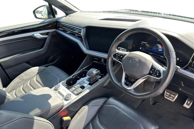 VOLKSWAGEN Touareg Photo 6