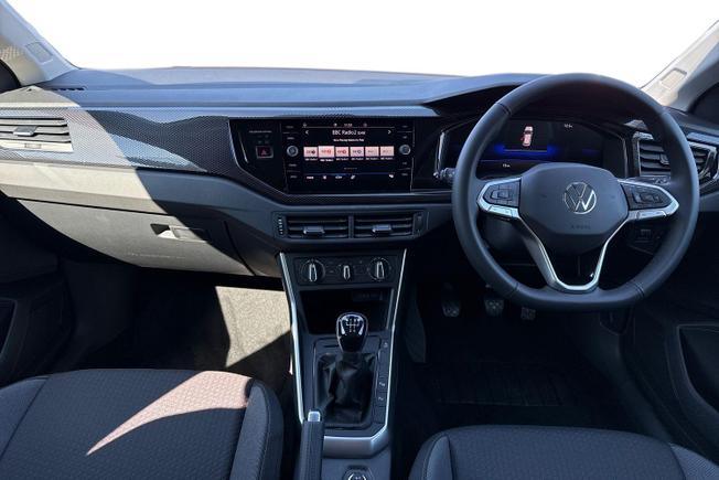 VOLKSWAGEN Taigo Photo 10