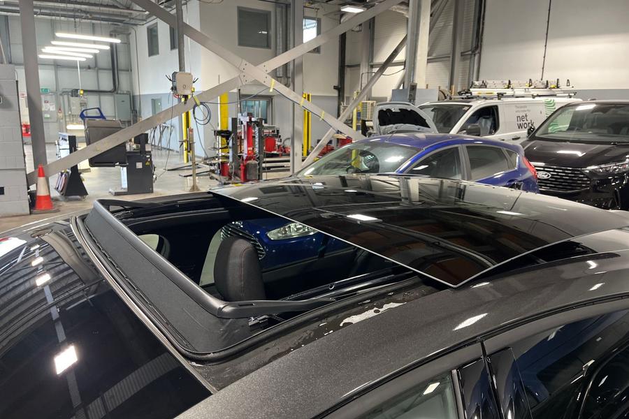 Ford FOCUS Photo autoimg-6188b945bdff1296716f0463a79996f251224cd9.jpg