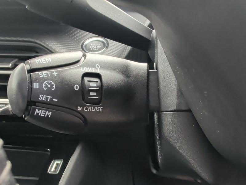 Used Peugeot 208 SB73DXZ 50