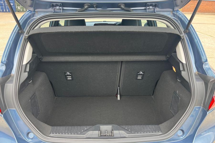 Ford Fiesta Photo autoimg-618ceea727f1e9a900e8b0c7c6b389088e201f1a.jpg