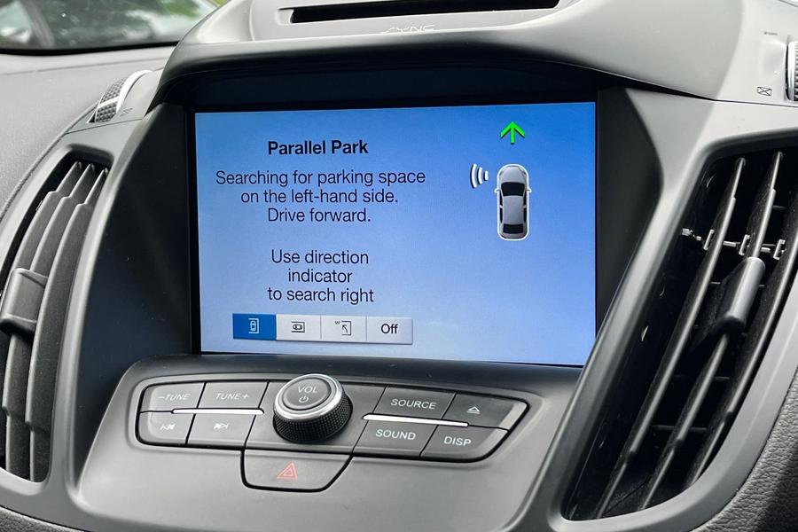 Ford KUGA Photo autoimg-61908df17d854a7ec070d504dc98bc7de57b6c6d.jpg