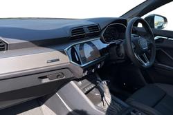 Audi Q3 Photo 2