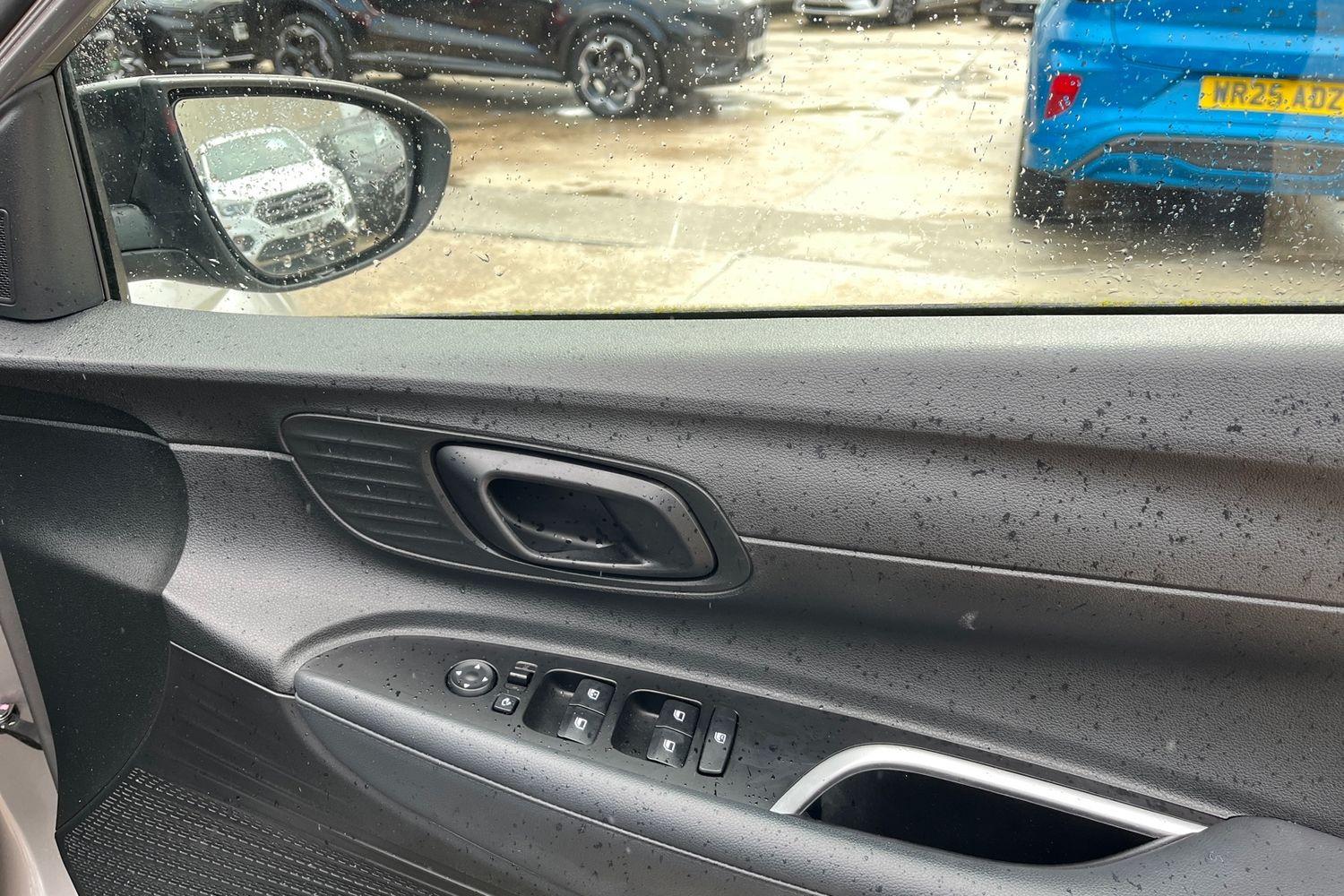 Hyundai BAYON Photo 23